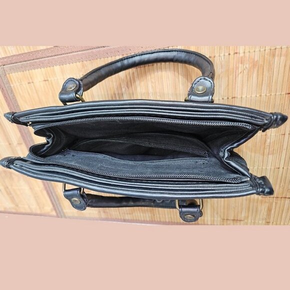 Small hand/shoulder black bag, multiple pockets, zip closure - Picture 7 of 8